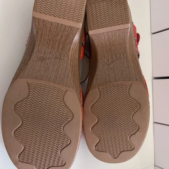 Women's Leather Slingback Sandals - Picture 3 of 3